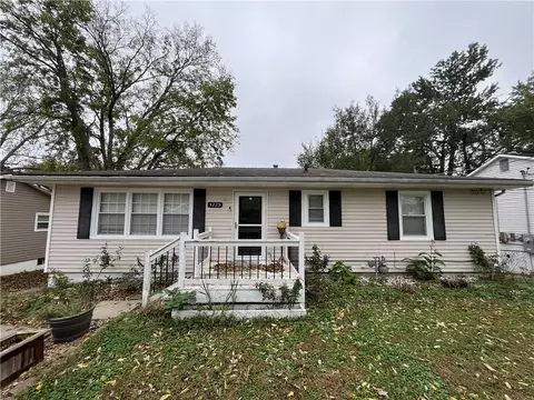 5225 NE 62nd St, Kansas City, MO 64119