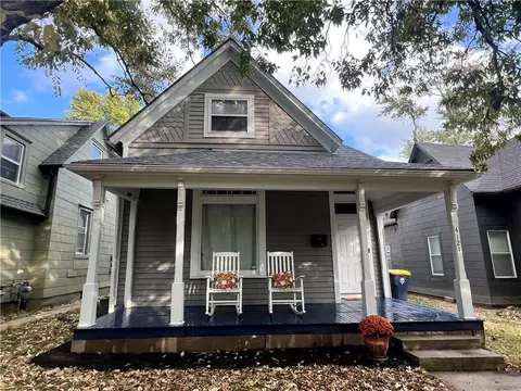 4121 Oak St, Kansas City, MO 64111