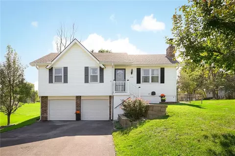 919 NE 114th St, Kansas City, MO 64155