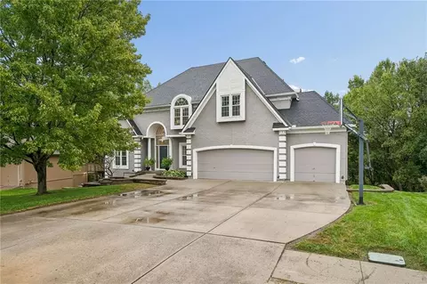 6705 NW Monticello Ter, Parkville, MO 64152