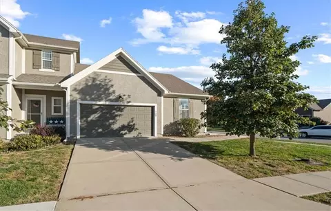 700 W Shawnee Ct, Gardner, KS 66030