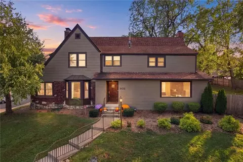 801 Valentine Rd, Kansas City, MO 64111