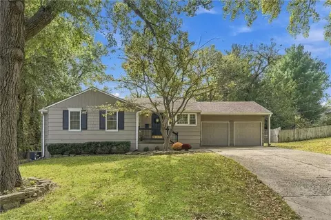 4717 W 77th Pl, Prairie Village, KS 66208