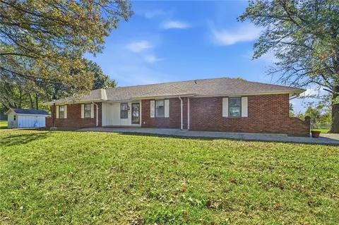 Exterior - 5905 E 210th St, Belton, MO 64012 photo 2 of 9