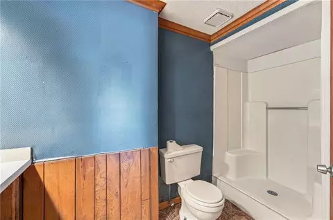 Bath - 5905 E 210th St, Belton, MO 64012 photo 6 of 6
