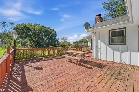 Exterior - 5905 E 210th St, Belton, MO 64012 photo 4 of 9