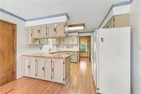 Kitchen - 5905 E 210th St, Belton, MO 64012 photo 2 of 5