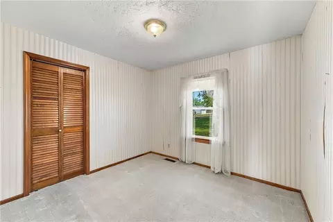 Bedroom - 5905 E 210th St, Belton, MO 64012 photo 4 of 4