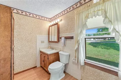 Bath - 5905 E 210th St, Belton, MO 64012 photo 1 of 6