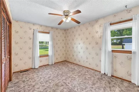 Bedroom - 5905 E 210th St, Belton, MO 64012 photo 3 of 4