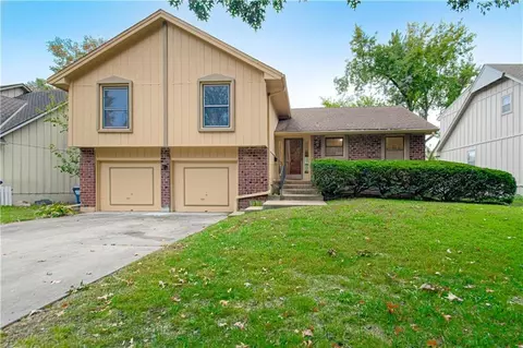 9835 W 101st St, Overland Park, KS 66212