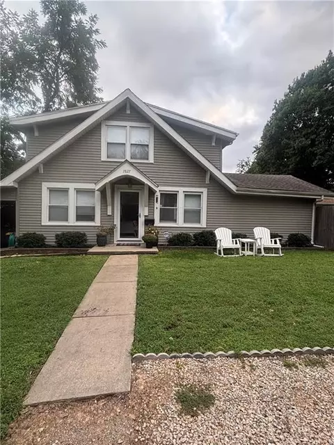 7827 Main St, Kansas City, MO 64114