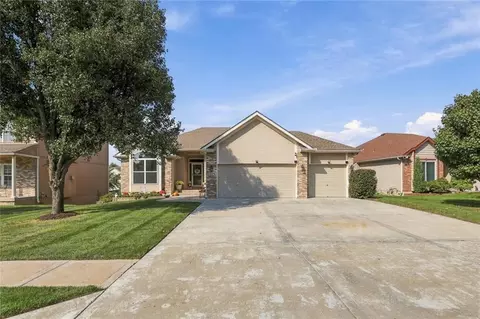 11226 N Belleview Ave, Kansas City, MO 64155