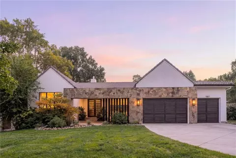 4807 W 64th St, Prairie Village, KS 66208