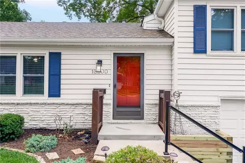 10200 Outlook Dr, Overland Park, KS 66207