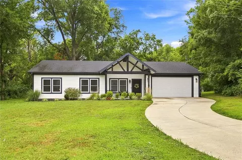 5005 Welborn Ln, Kansas City, KS 66104