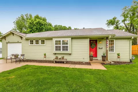 10921 W 64th Ter, Shawnee, KS 66203