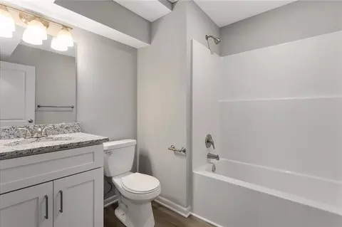 Bath - 523 Lemon Mint Dr, Raymore, MO 64083 photo 4 of 4