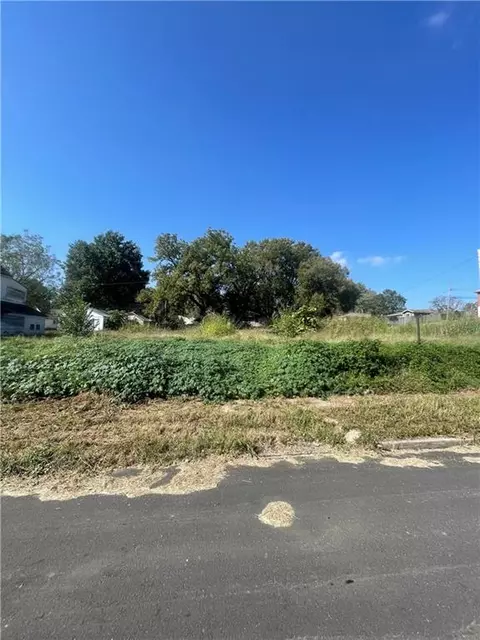 1647 Bristol Ave, Kansas City, MO 64126