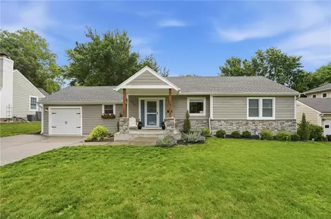5927 Mission Rd, Fairway, KS 66205