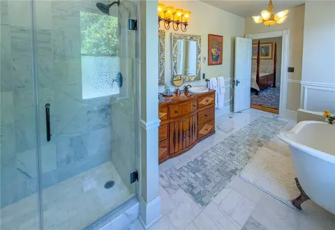 Bath - 504 W 5th St, Washington, MO 63090 photo 4 of 8