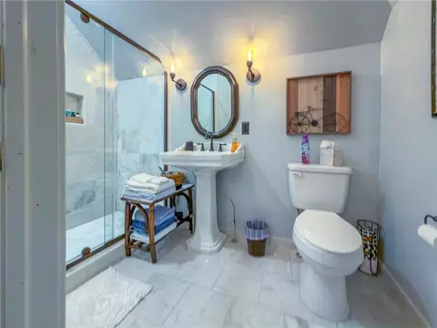 Bath - 504 W 5th St, Washington, MO 63090 photo 5 of 8