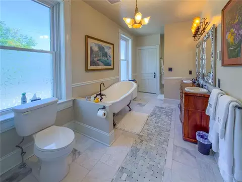 Bath - 504 W 5th St, Washington, MO 63090 photo 3 of 8