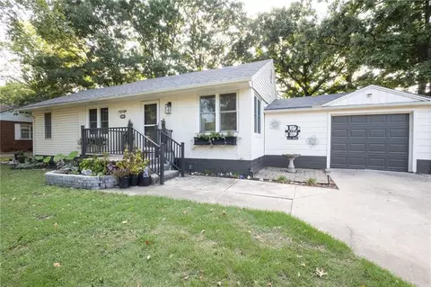 408 Warwick St, Coffeyville, KS 67337