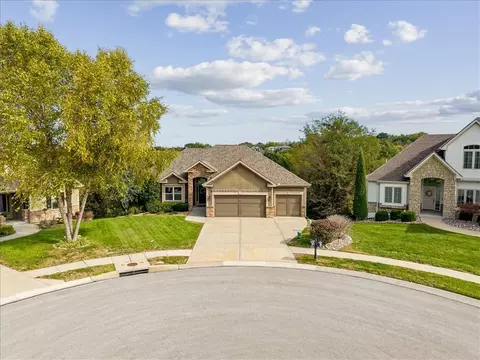15096 NW 66th St, Parkville, MO 64152