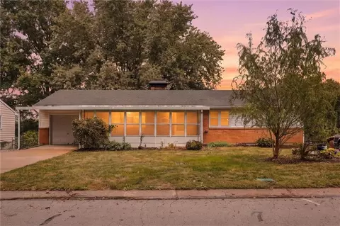 1608 Lee Ln, Pleasant Hill, MO 64080