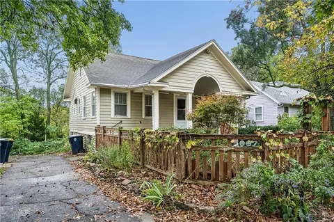 5007 Lydia Ave, Kansas City, MO 64110