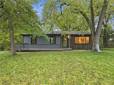 2919 NE Russell Rd, Kansas City, MO 64117