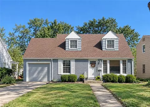 7643 Walnut St, Kansas City, MO 64114