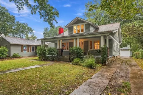 7516 Locust St, Kansas City, MO 64131