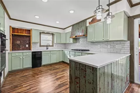 Kitchen - 203 Frank St, Edgerton, MO 64444 photo 2 of 4