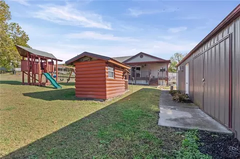 Exterior - 203 Frank St, Edgerton, MO 64444 photo 10 of 11