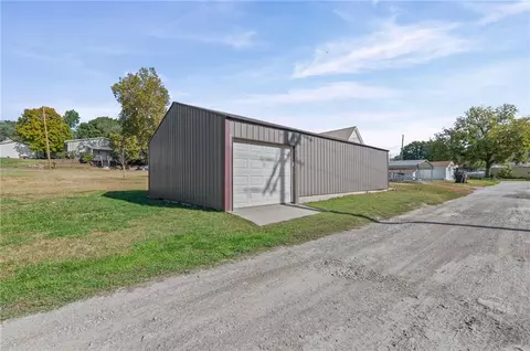 Exterior - 203 Frank St, Edgerton, MO 64444 photo 9 of 11