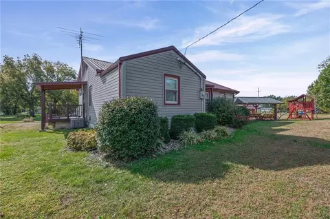 Exterior - 203 Frank St, Edgerton, MO 64444 photo 2 of 11