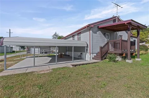 Exterior - 203 Frank St, Edgerton, MO 64444 photo 7 of 11