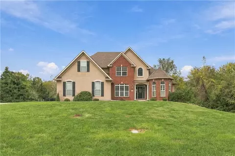 805 SE Willow Pl, Blue Springs, MO 64014