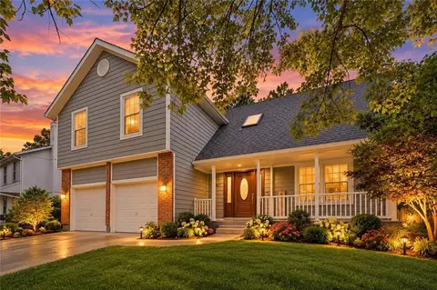 15821 Horton Ct, Overland Park, KS 66223