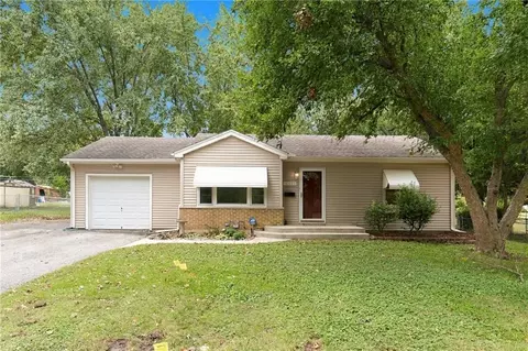 10601 E Sheley Rd, Independence, MO 64052