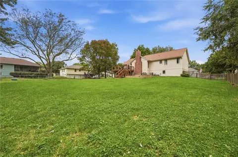 Exterior - 702 Raven St, Raymore, MO 64083 photo 8 of 10