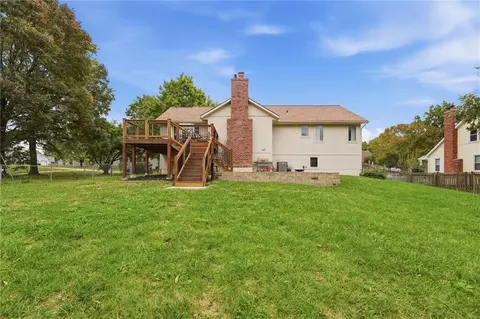 Exterior - 702 Raven St, Raymore, MO 64083 photo 6 of 10