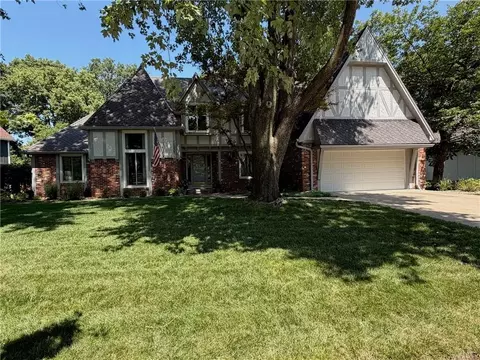 11004 W 120th Ter, Overland Park, KS 66213
