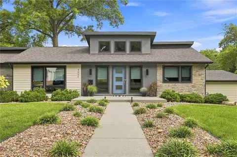 3004 W 82nd Terrace Ter, Leawood, KS 66206