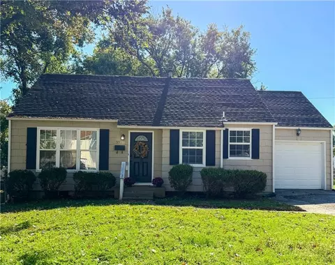 5321 W 50th Ter, Roeland Park, KS 66205