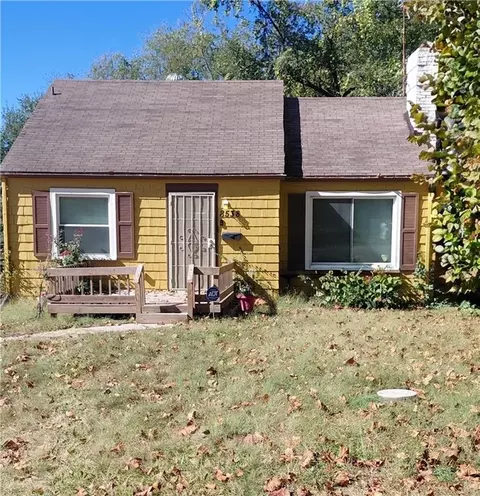 8538 Highland Ave, Kansas City, MO 64131