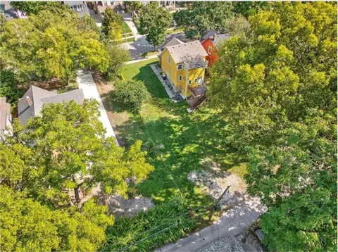 4112 Holmes St, Kansas City, MO 64110