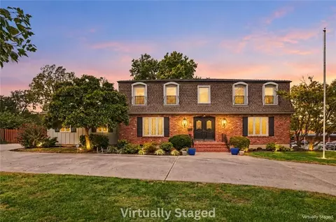 4950 Parish Dr, Roeland Park, KS 66205